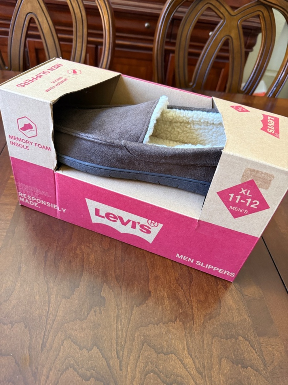 Levi's Brown Slip-On Sherpa-Lined memory foam insole Men's Slippers XL 11-12 NIB